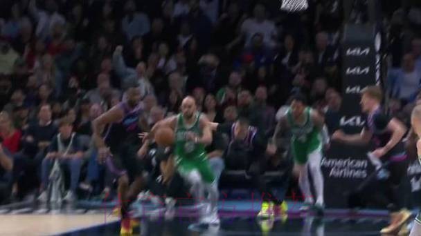 西蒙斯7记三分轰赛季新高39分 凯尔特人19分逆转热火 西蒙斯7记三分轰赛季新高39分 凯尔特人19分逆转热火